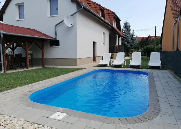 Lili דירה Balatonkeresztúr